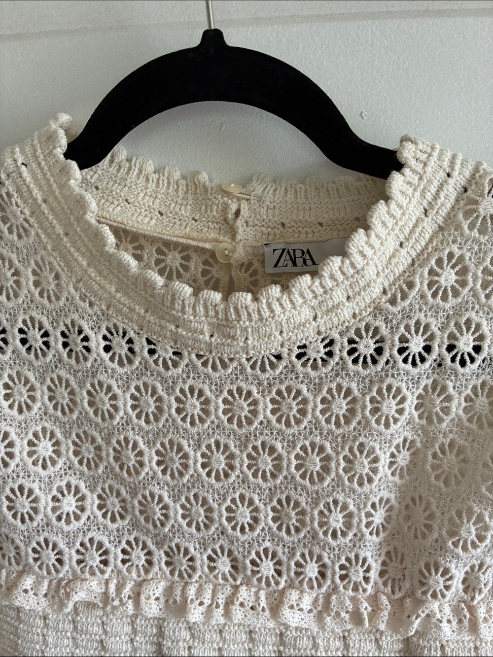 Zara Sleeveless Cropped Tank Cream Floral Lace Yoke knit read size - Picture 9 of 11